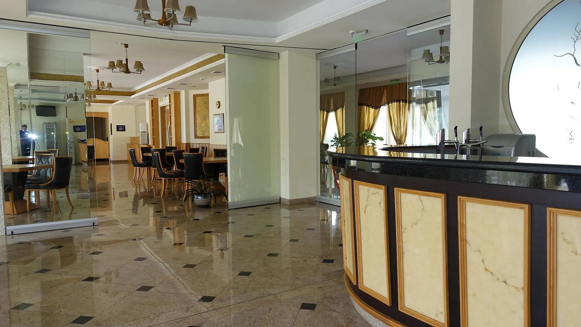 Hotel Incognito Πομόριε