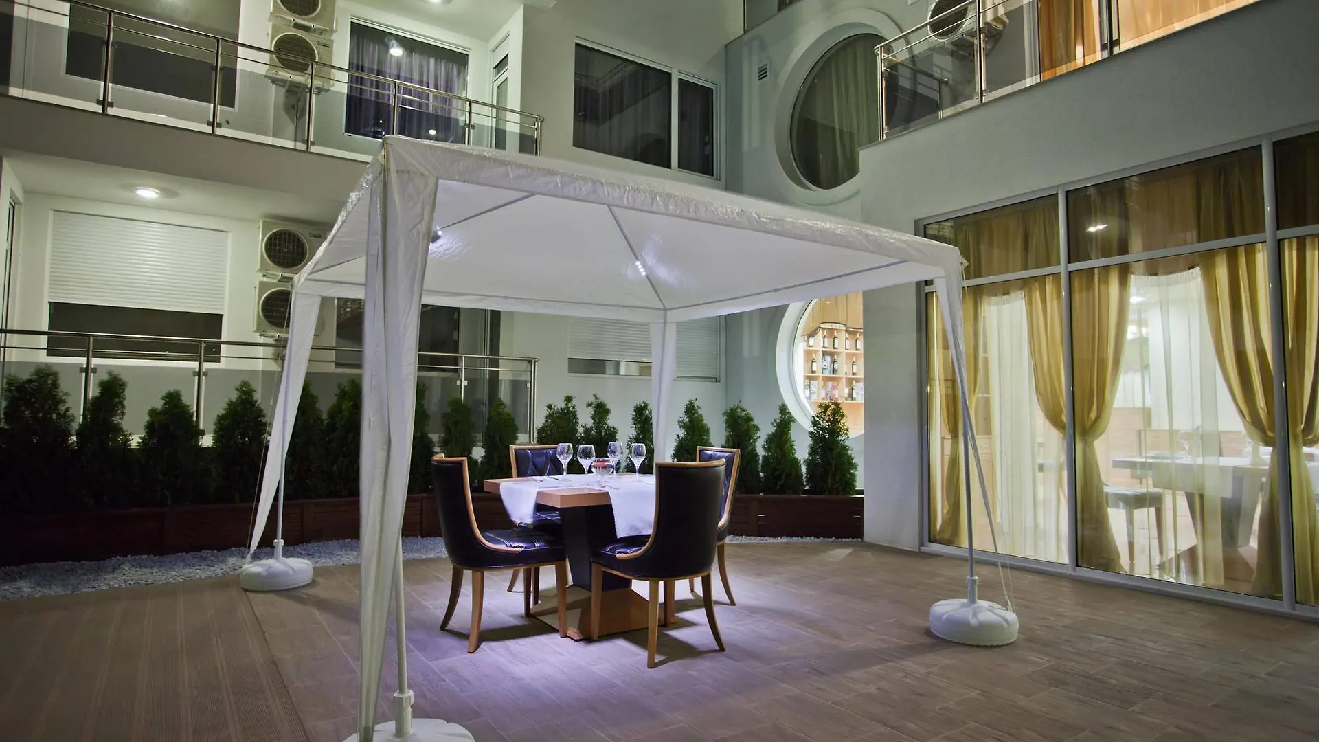 Hotel Incognito Πομόριε 3*,