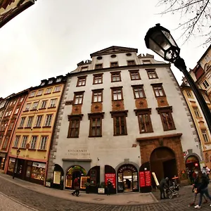 Homer - Old Town Square Hostel Prága